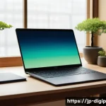 비주얼 콘텐츠 제작을 위한 도구 추천 - A modern Japanese blogger&rsquo;s workspace featuring a sleek laptop displaying a colorful Canva interface...